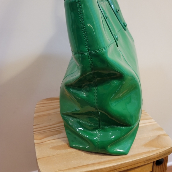 Handbag - Picture 2 of 15